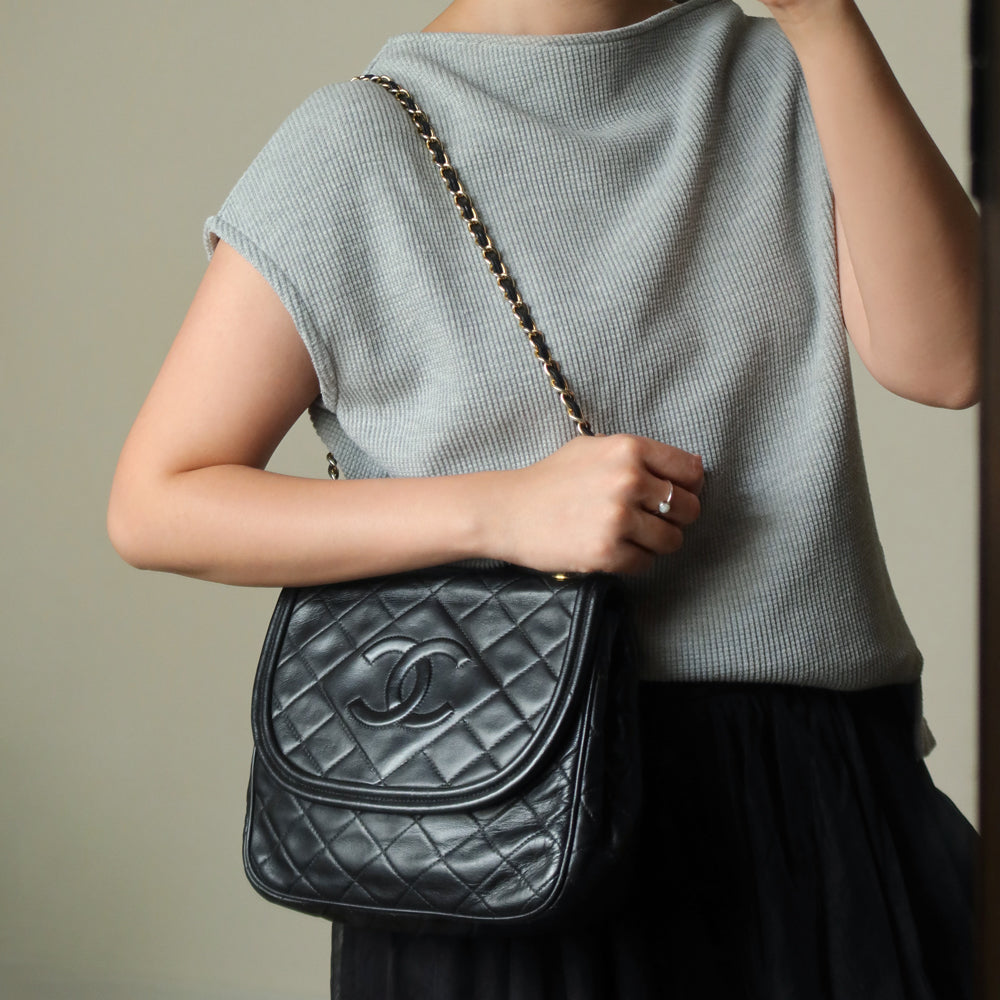 Vintage Chanel Black Lambskin Matelasse CC mark Tassel charm Classic Flap Bag