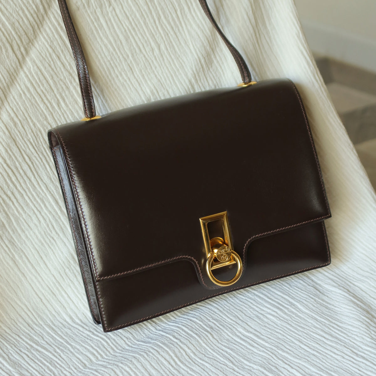 Vintage Hermès 1978 Dark Brown Emblem Ring Box Calf Shoulder Flap Bag
