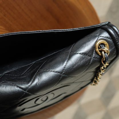 Vintage Chanel Black Lambskin Matelasse CC mark Tassel charm Classic Flap Bag