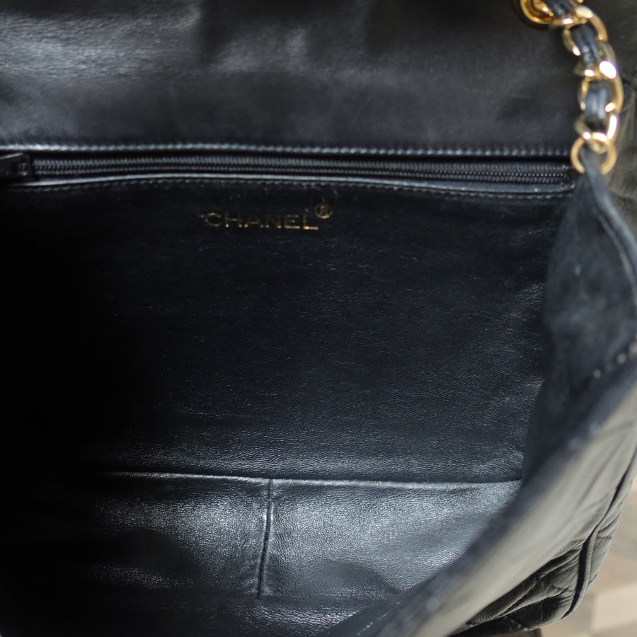 Vintage Chanel Black Lambskin Matelasse CC mark Tassel charm Classic Flap Bag