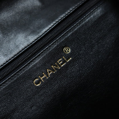 Vintage Chanel Black Lambskin Matelasse CC mark Tassel charm Classic Flap Bag