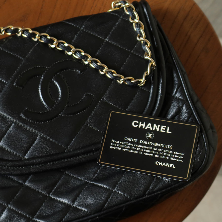 Vintage Chanel Black Lambskin Matelasse CC mark Tassel charm Classic Flap Bag
