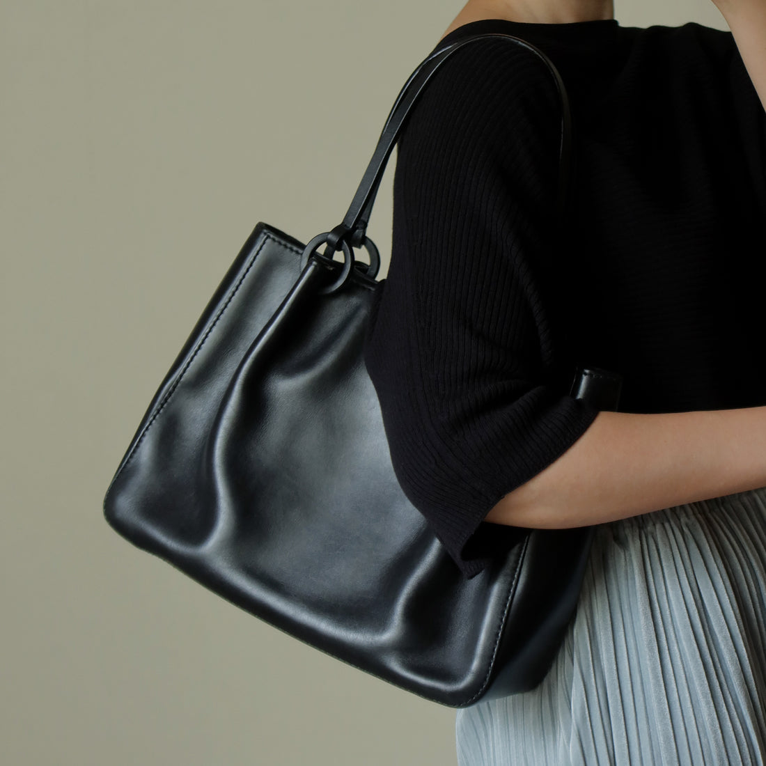 Gucci Vintage Black Leather Daily Tote Shoulder Bag with Gucci Charm