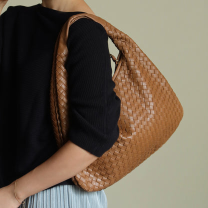Bottega Veneta Vintage Caramel Brown Intrecciato Weave Veneta Hobo Shoulder Bag