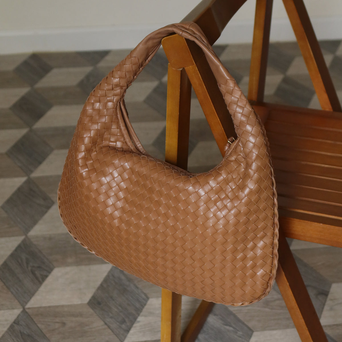 Bottega Veneta Vintage Caramel Brown Intrecciato Weave Veneta Hobo Shoulder Bag