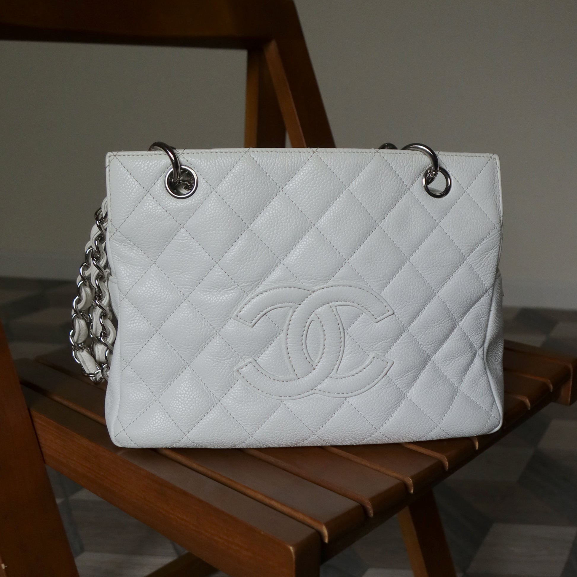 Chanel Vintage White Caviar Leather Matelasse CC mark Shoulder Bag