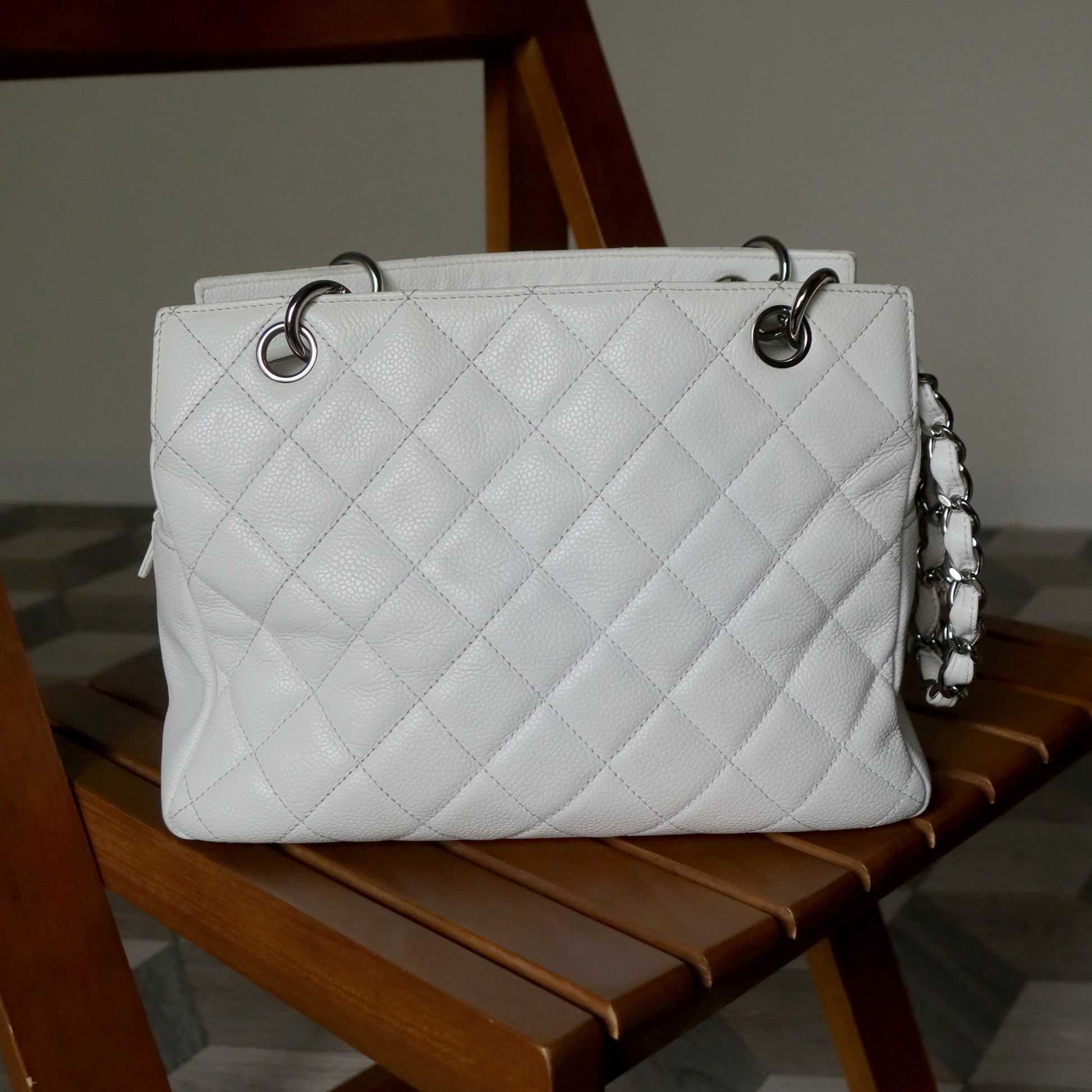 Chanel Vintage White Caviar Leather Matelasse CC mark Shoulder Bag