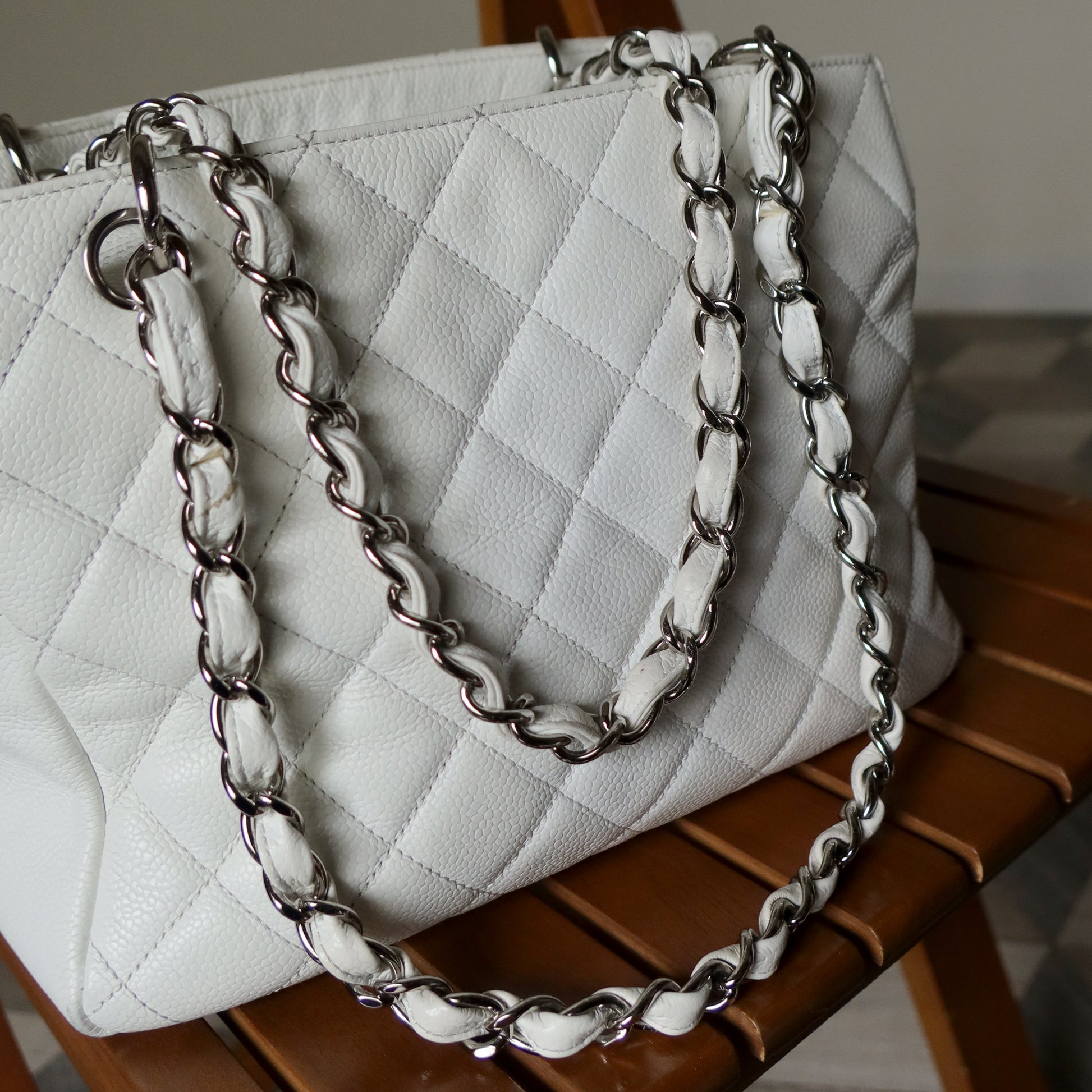 Chanel Vintage White Caviar Leather Matelasse CC mark Shoulder Bag