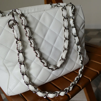 Chanel Vintage White Caviar Leather Matelasse CC mark Shoulder Bag