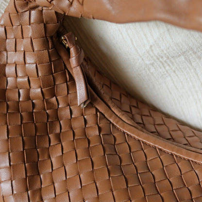 Bottega Veneta Vintage Caramel Brown Intrecciato Weave Veneta Hobo Shoulder Bag