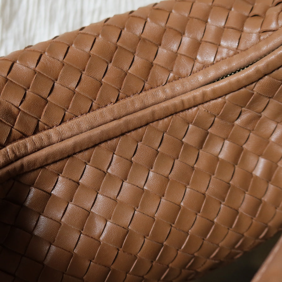Bottega Veneta Vintage Caramel Brown Intrecciato Weave Veneta Hobo Shoulder Bag
