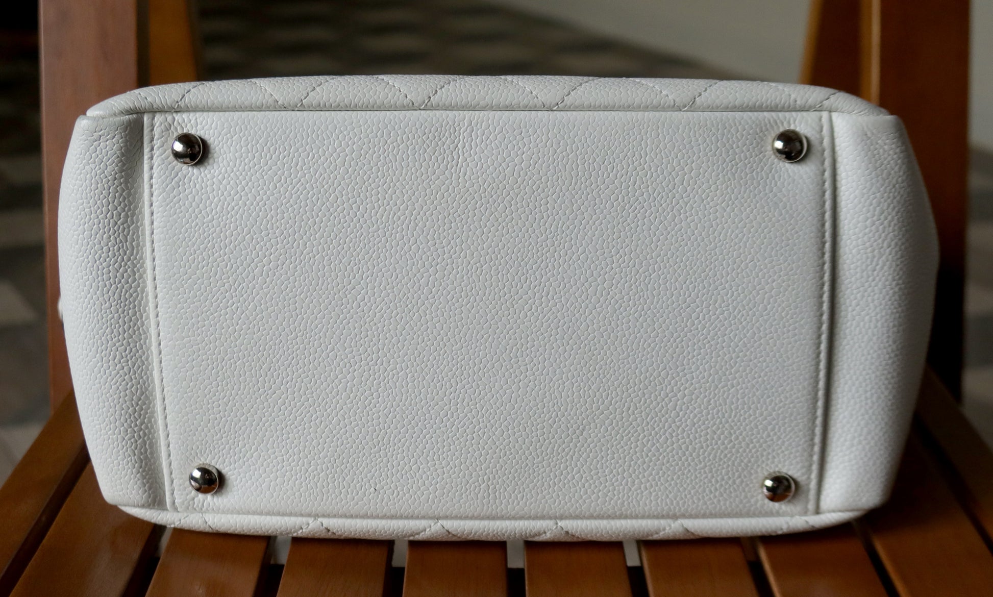 Chanel Vintage White Caviar Leather Matelasse CC mark Shoulder Bag