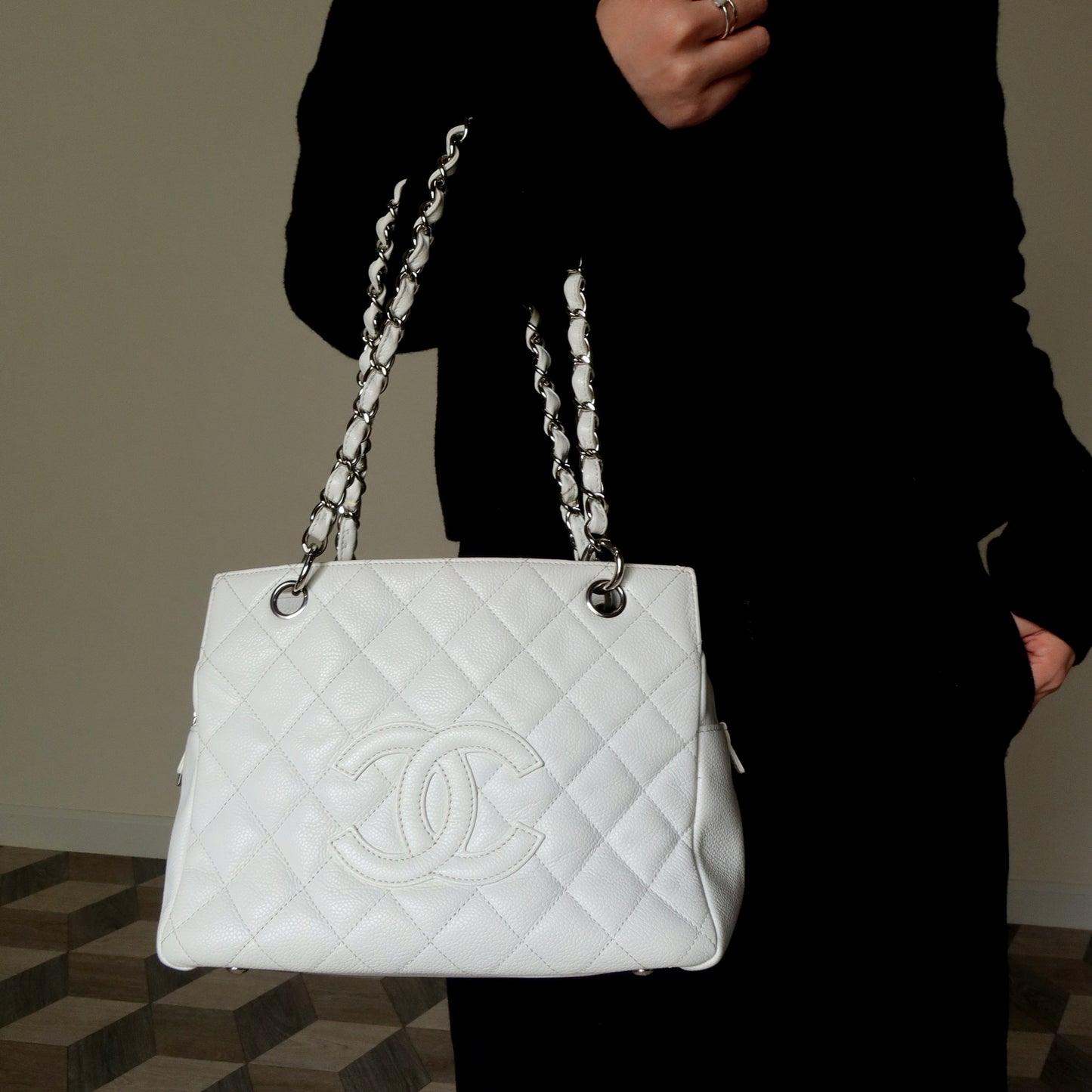 Chanel Vintage White Caviar Leather Matelasse CC mark Shoulder Bag