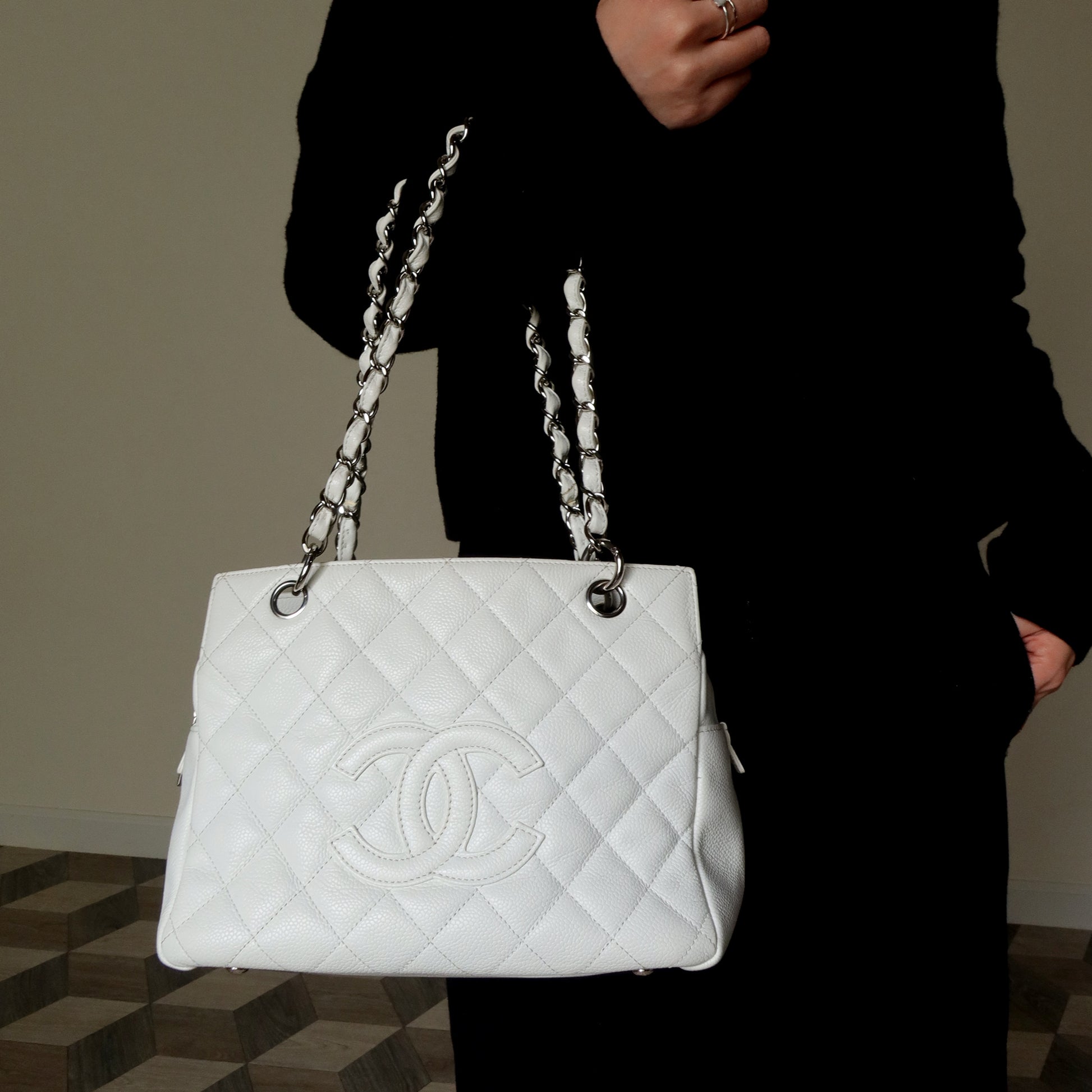 Chanel Vintage White Caviar Leather Matelasse CC mark Shoulder Bag