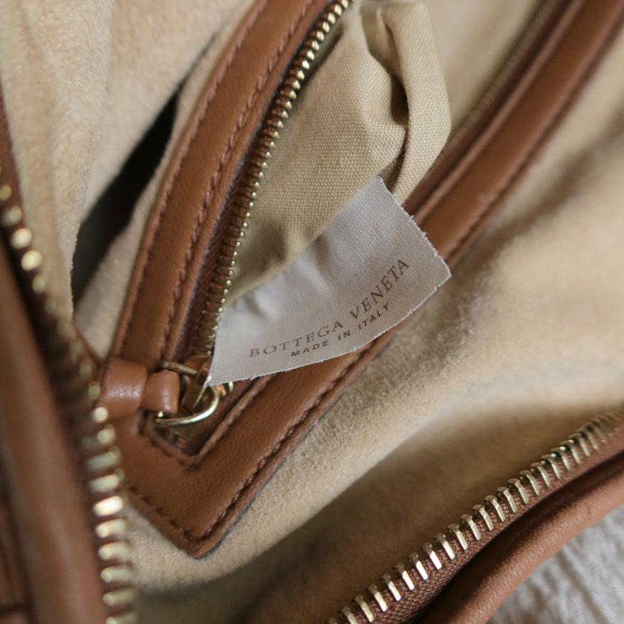 Bottega Veneta Vintage Caramel Brown Intrecciato Weave Veneta Hobo Shoulder Bag