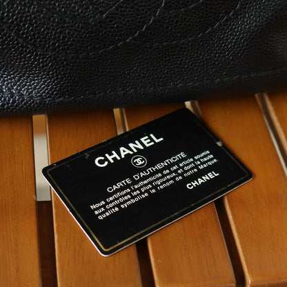 Chanel Vintage Black Caviar Leather CC mark Wood chain-link Charm Shoulder Bag