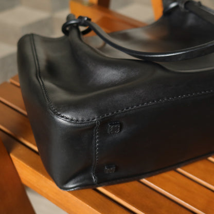 Gucci Vintage Black Leather Daily Tote Shoulder Bag with Gucci Charm