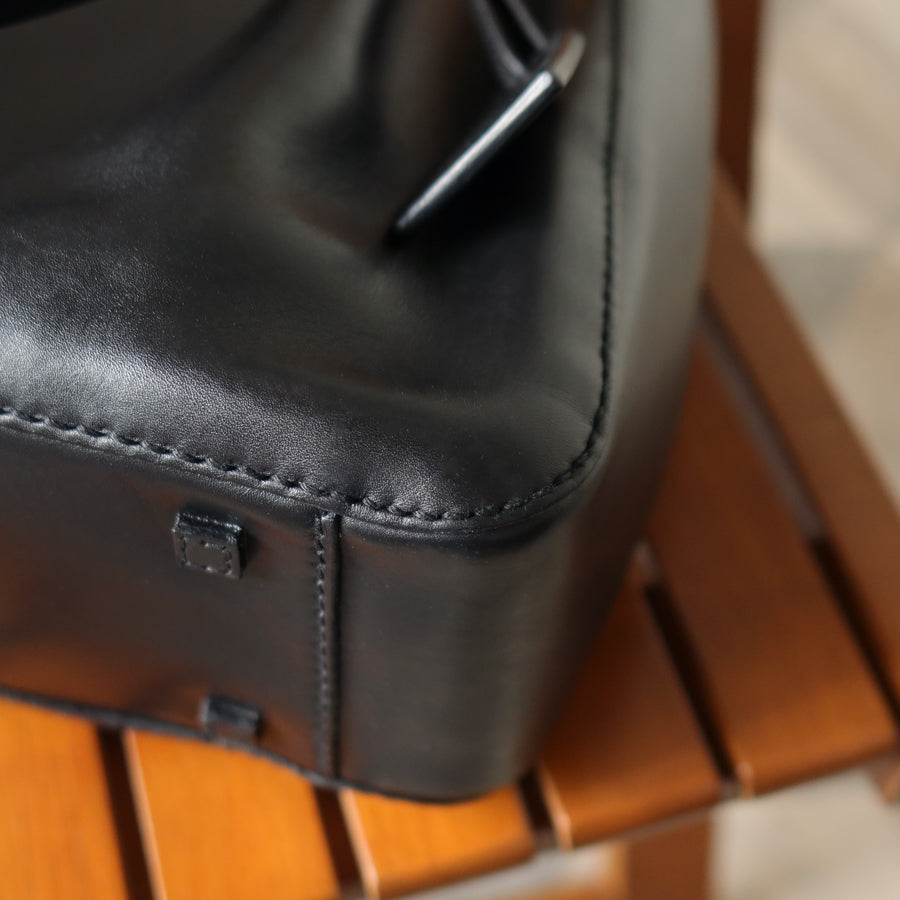 Gucci Vintage Black Leather Daily Tote Shoulder Bag with Gucci Charm