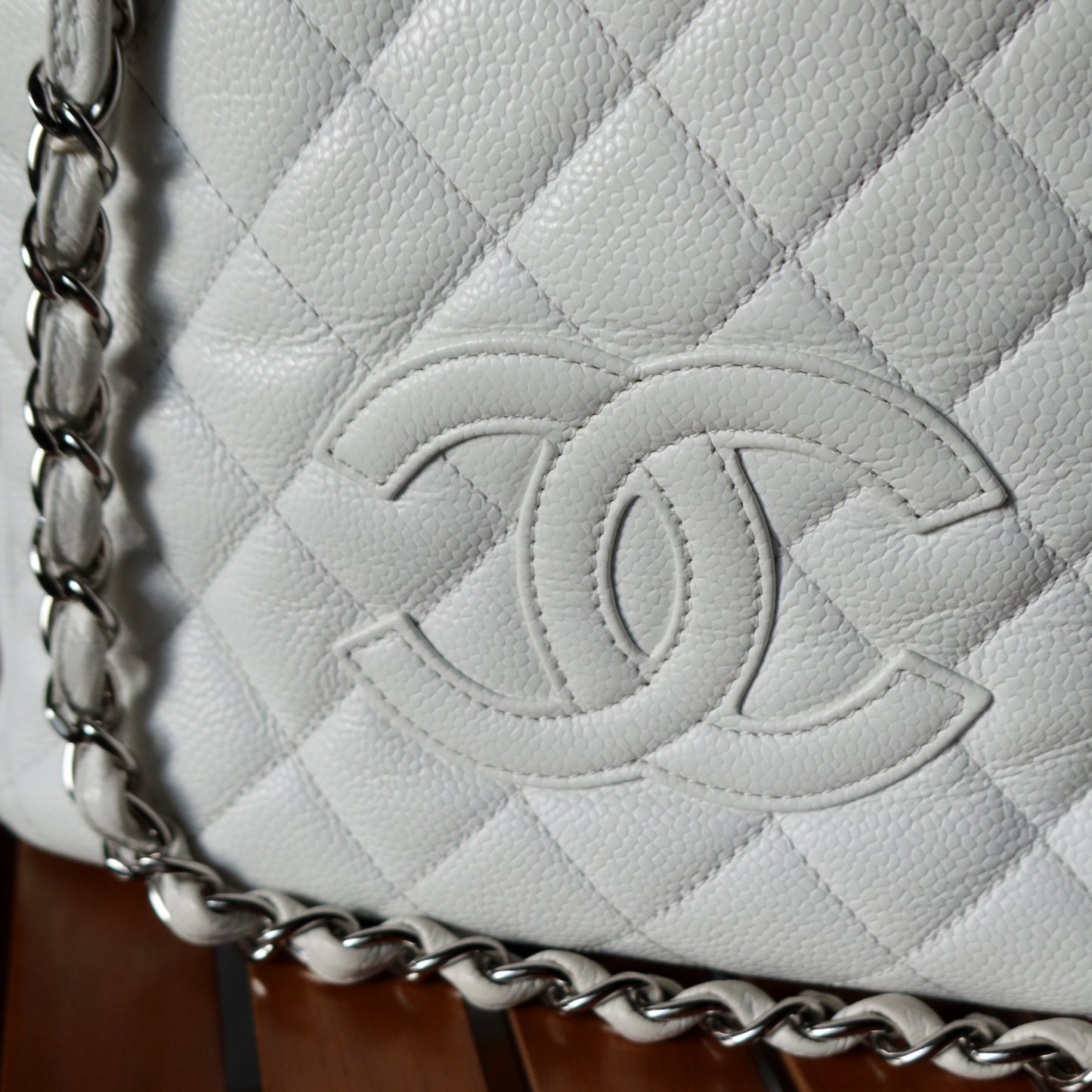 Chanel Vintage White Caviar Leather Matelasse CC mark Shoulder Bag