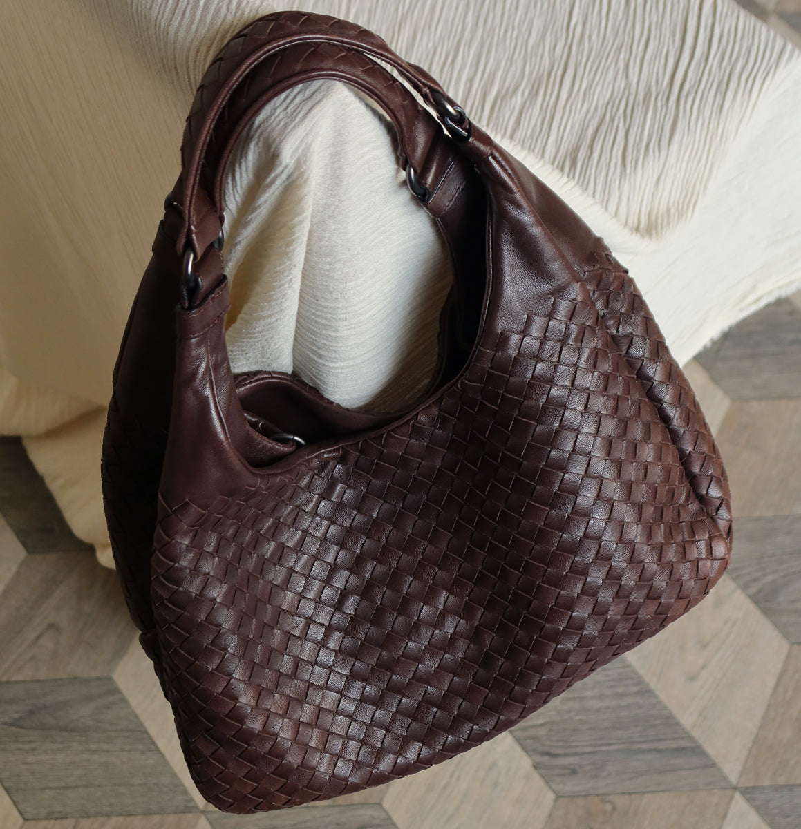 Bottega Veneta Vintage Dark Brown Medium Intrecciato Hobo Shoulder Bag [3]
