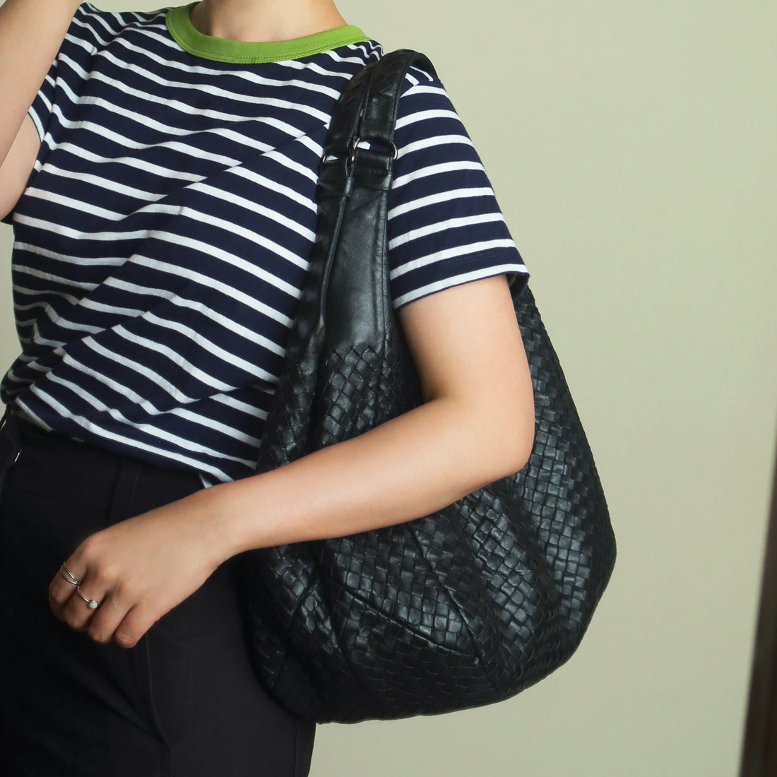 Bottega Veneta Vintage Black Intrecciato Leather Campana Large Hobo Shoulder Bag