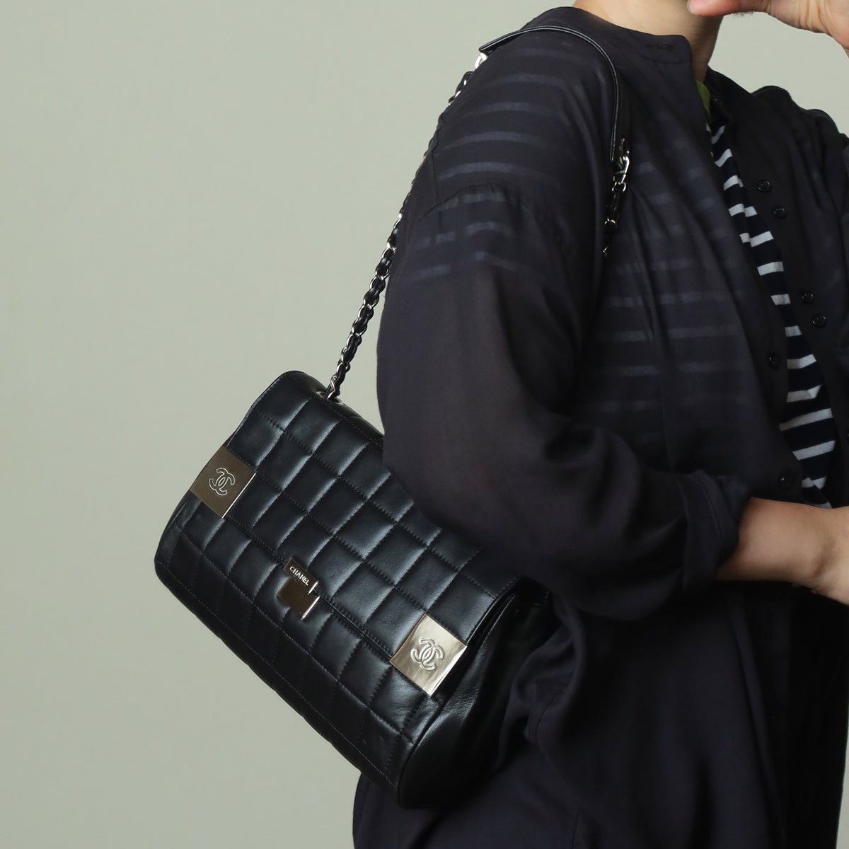 Chanel Vintage Black Lambskin Chocolate Bar Quilted Coco mark Shoulder Flap Bag