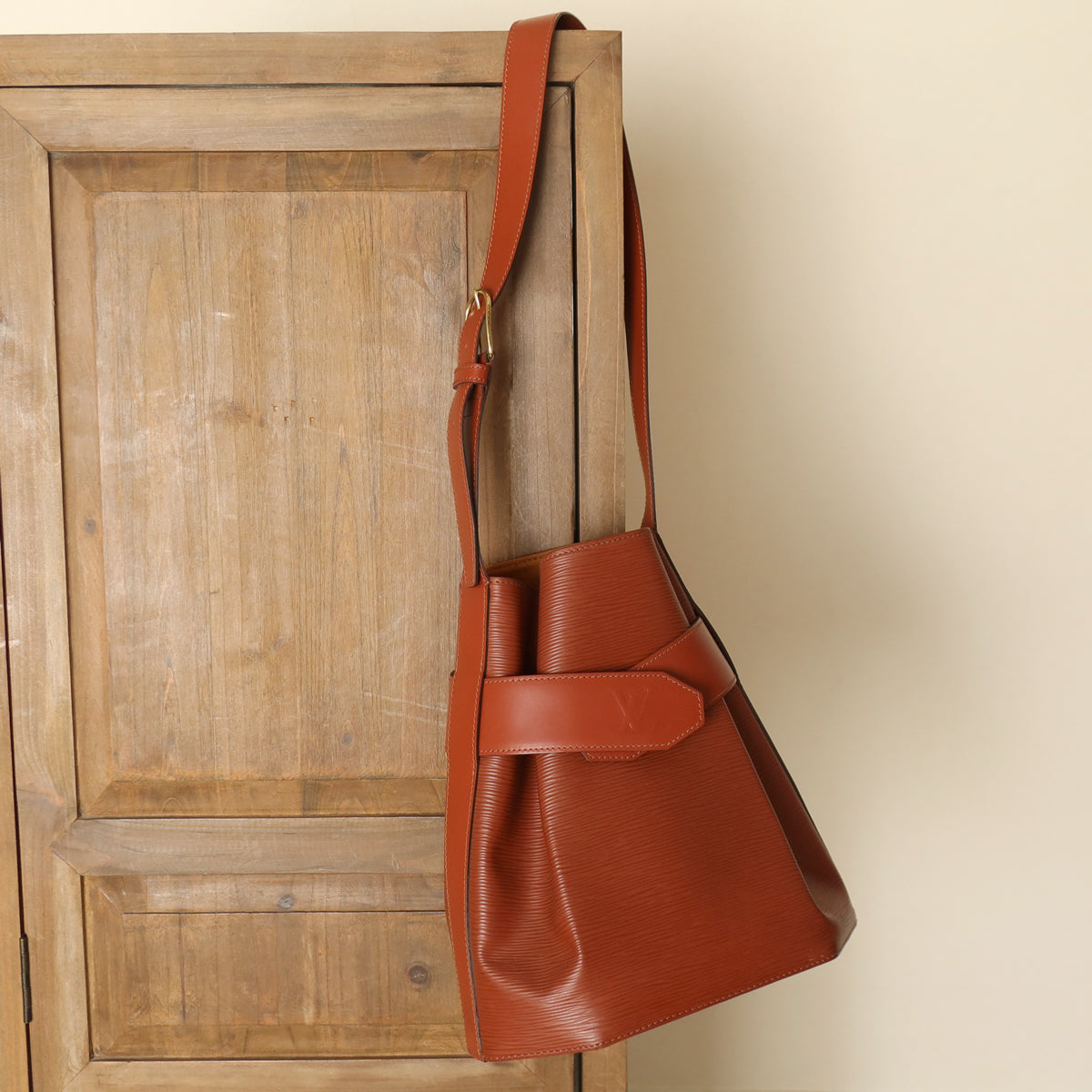 Louis Vuitton Vintage Cogac Brown Epi Leather Belt Strap Shoulder Bag