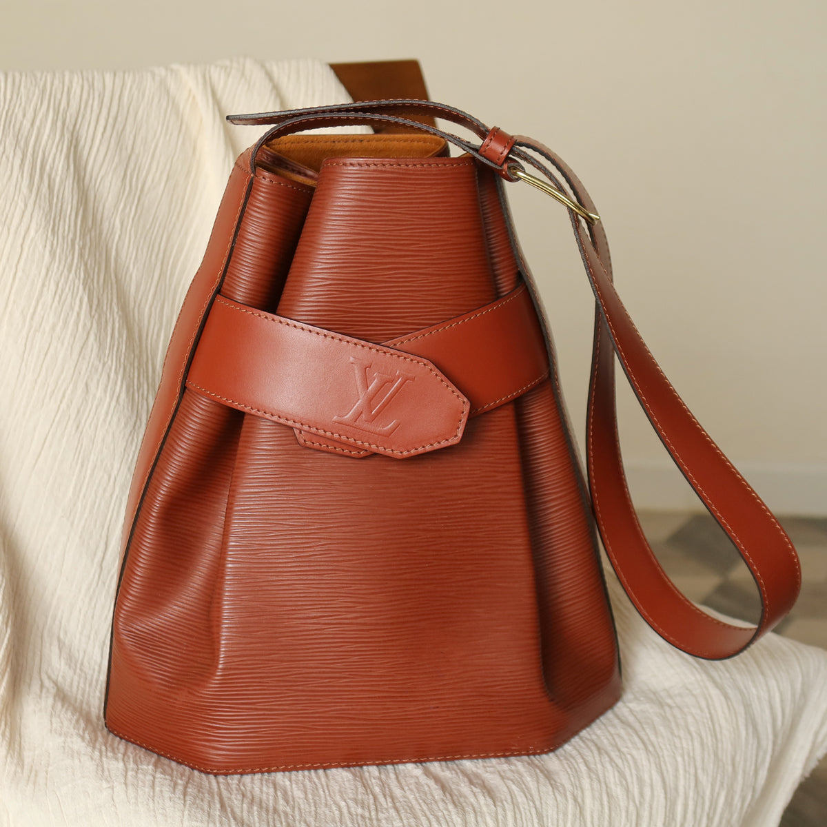 Louis Vuitton Vintage Cogac Brown Epi Leather Belt Strap Shoulder Bag