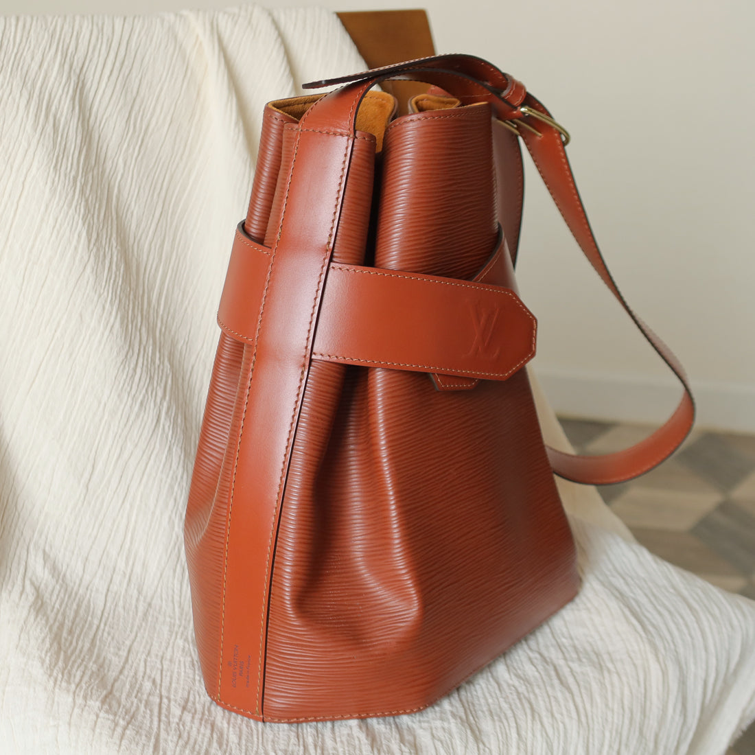 Louis Vuitton Vintage Cogac Brown Epi Leather Belt Strap Shoulder Bag