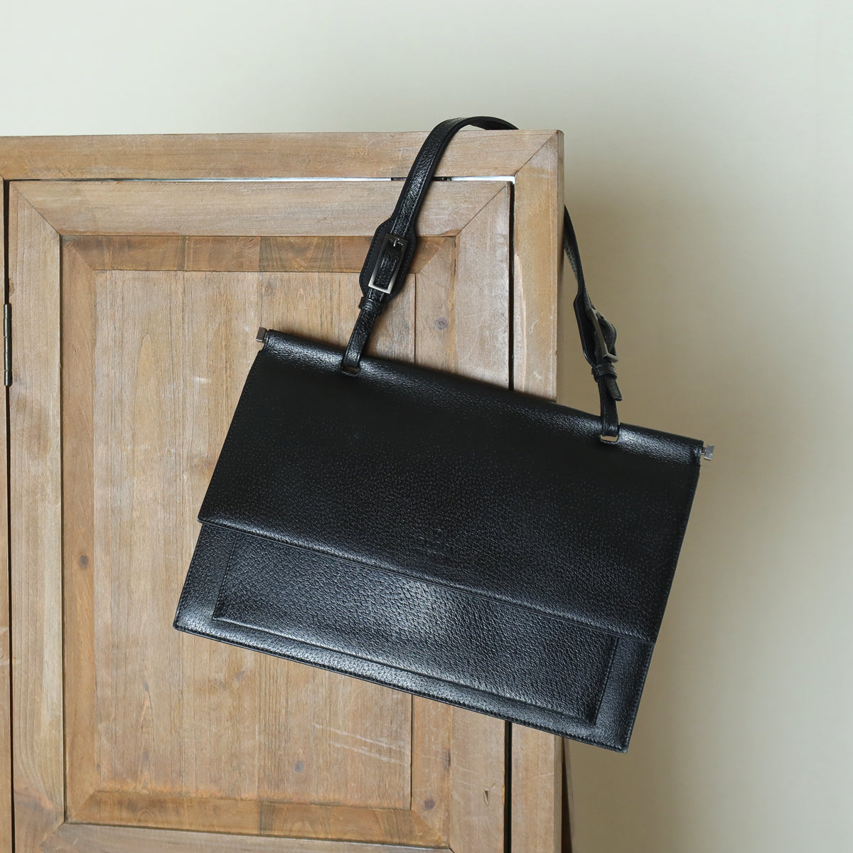 Gucci Vintage Black Grained Leather Sleek Shoulder Flap Bag