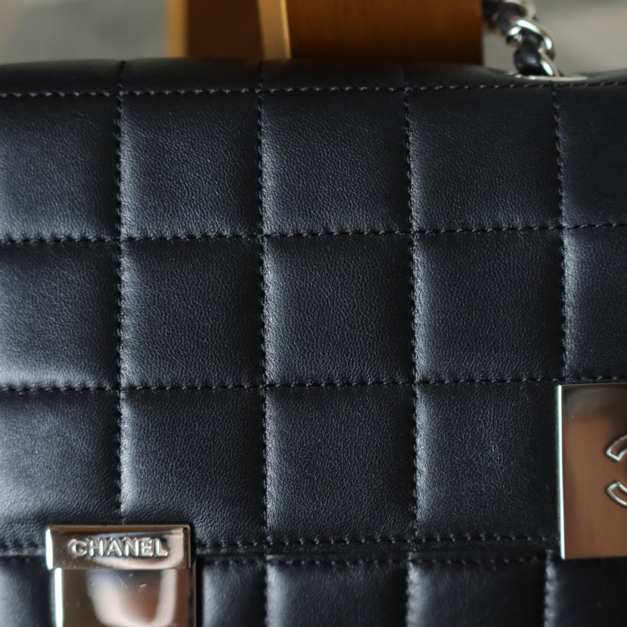 Chanel Vintage Black Lambskin Chocolate Bar Quilted Coco mark Shoulder Flap Bag