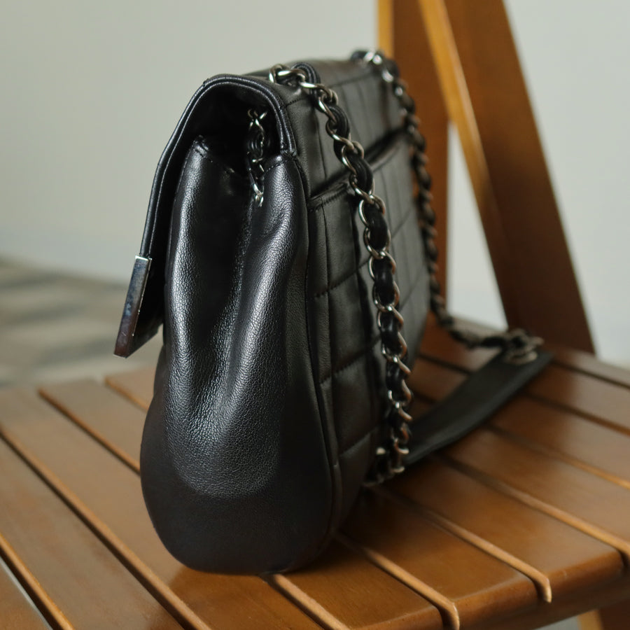 Chanel Vintage Black Lambskin Chocolate Bar Quilted Coco mark Shoulder Flap Bag