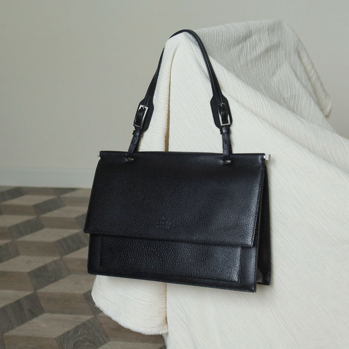 Gucci Vintage Black Grained Leather Sleek Shoulder Flap Bag
