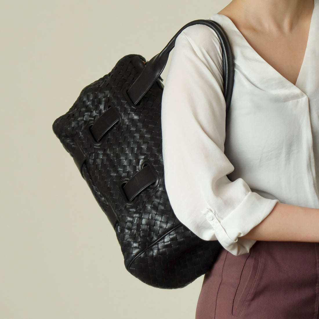 Bottega Veneta Vintage Black Intrecciato Weave Leather Strap detail Shoulder Bag