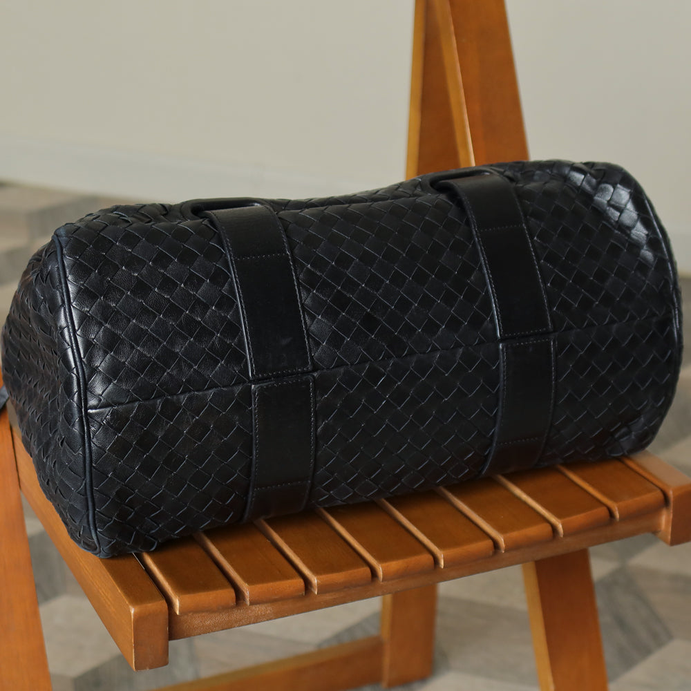 Bottega Veneta Vintage Black Intrecciato Weave Leather Strap detail Shoulder Bag