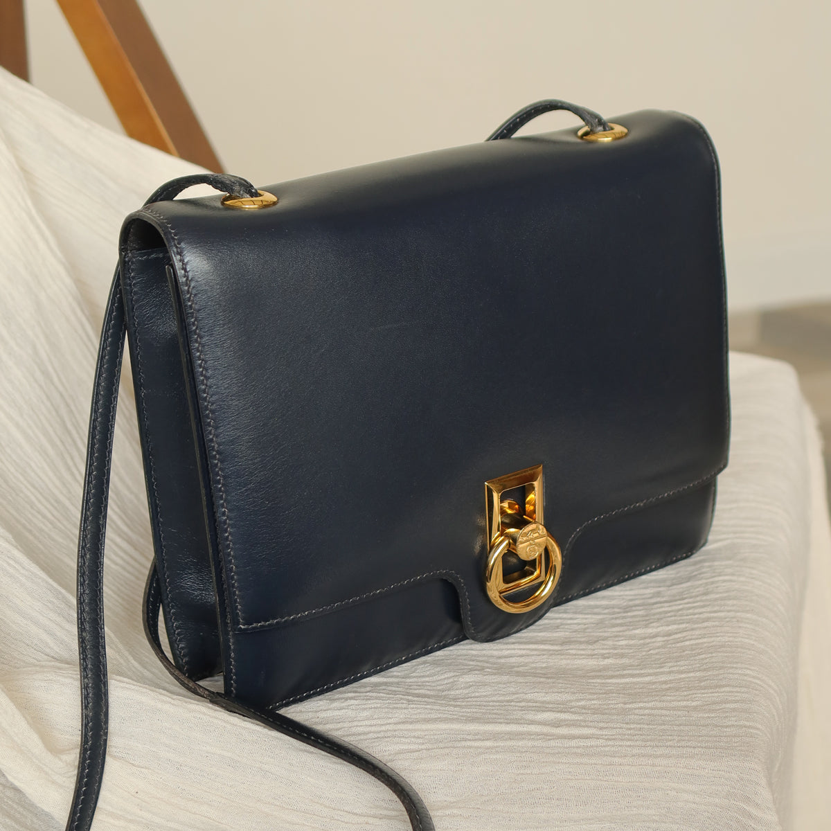 Vintage Hermès 1980s Emblem Ring Box Calf Shoulder Bag