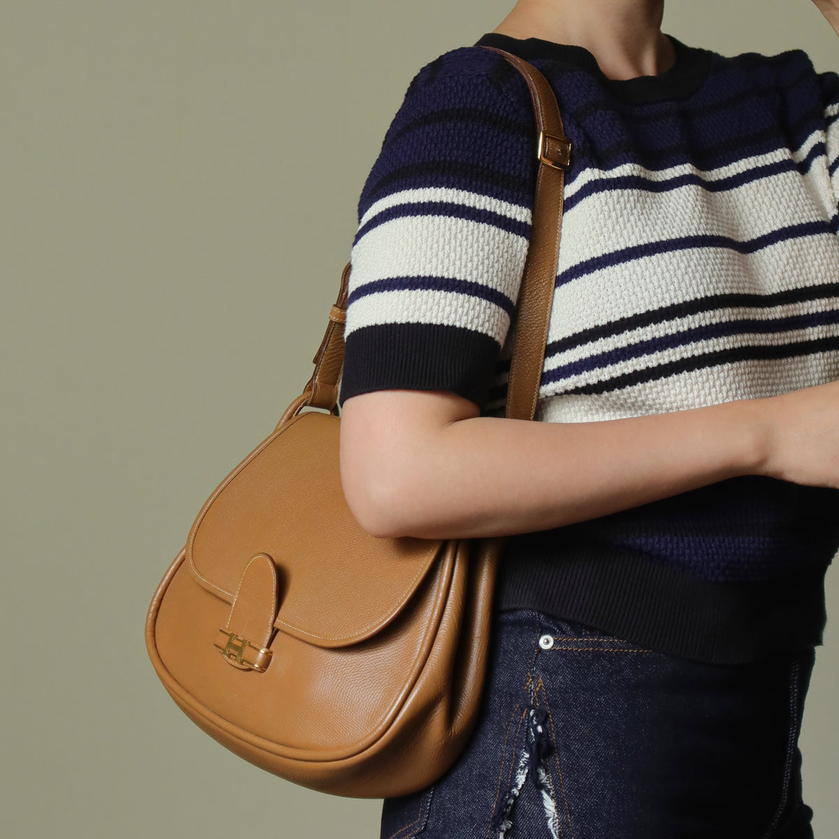 Hermès Vintage '80s Brown Leather Saddle H buckle Flap Shoulder Bag