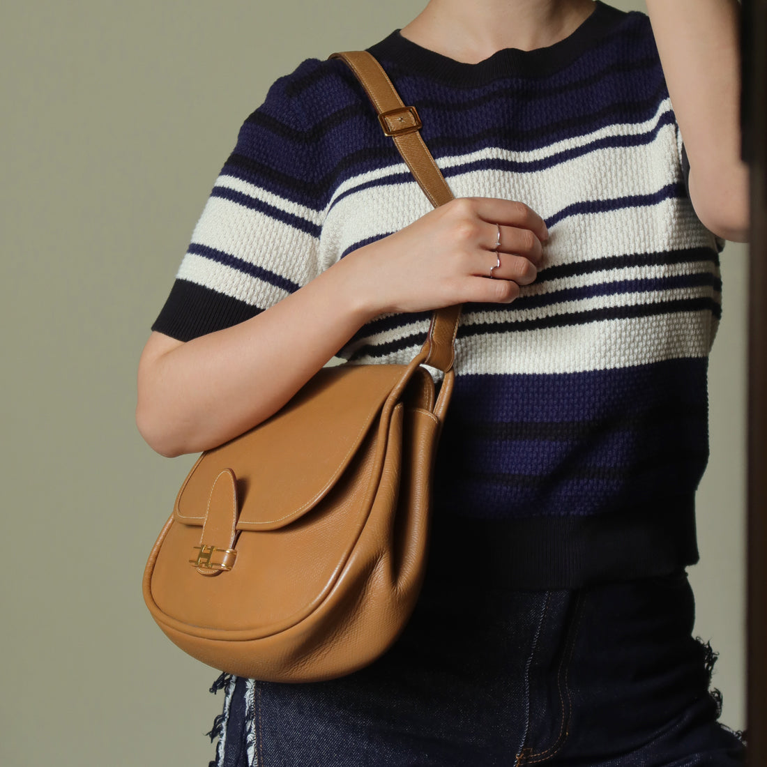 Hermès Vintage '80s Brown Leather Saddle H buckle Flap Shoulder Bag