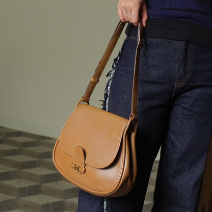 Hermès Vintage '80s Brown Leather Saddle H buckle Flap Shoulder Bag