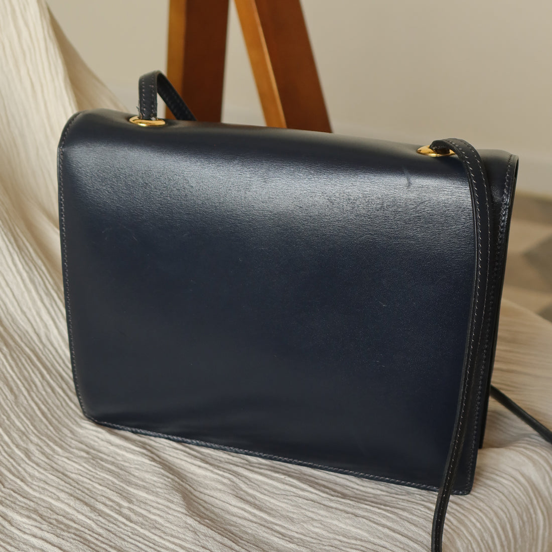 Vintage Hermès 1980s Emblem Ring Box Calf Shoulder Bag