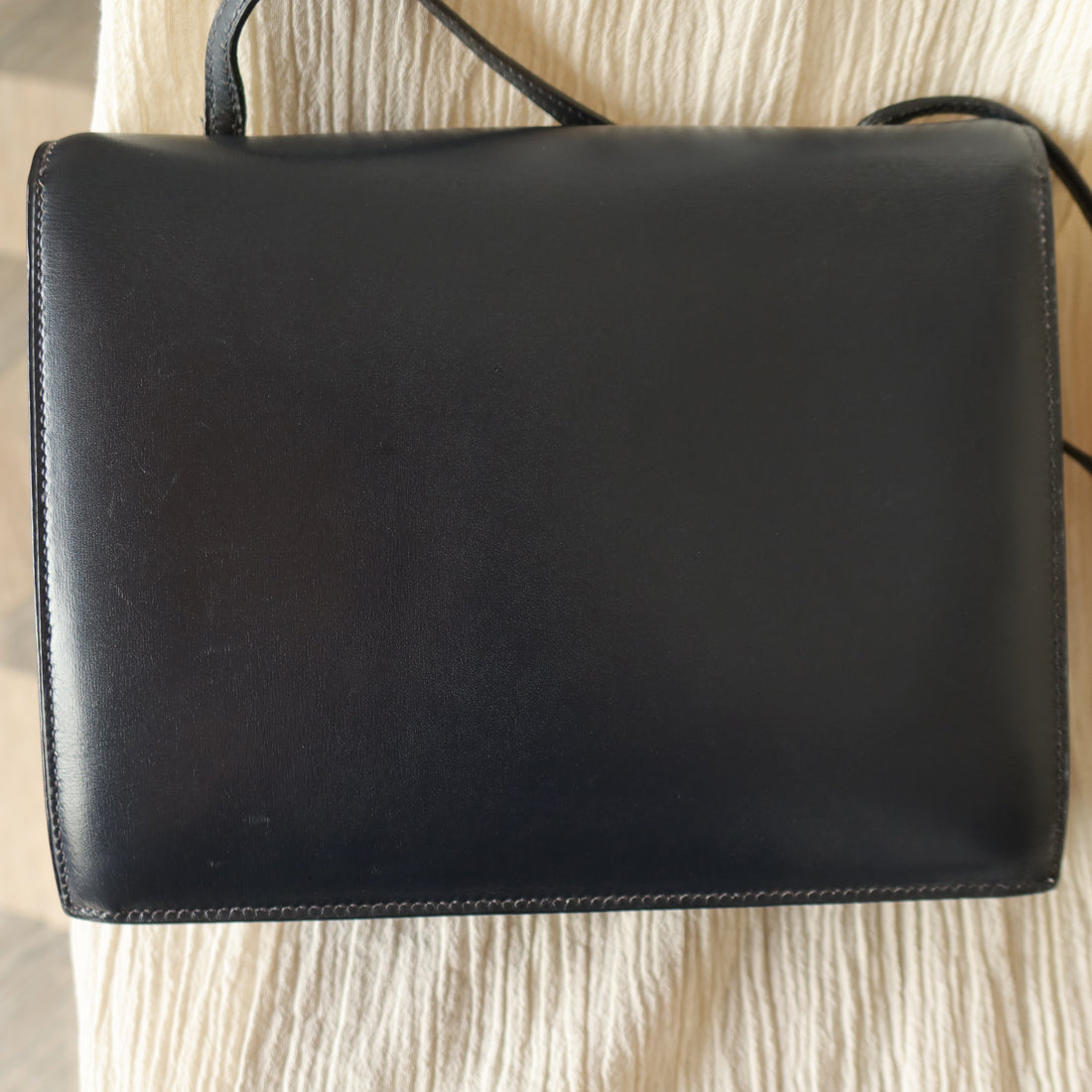 Vintage Hermès 1980s Emblem Ring Box Calf Shoulder Bag