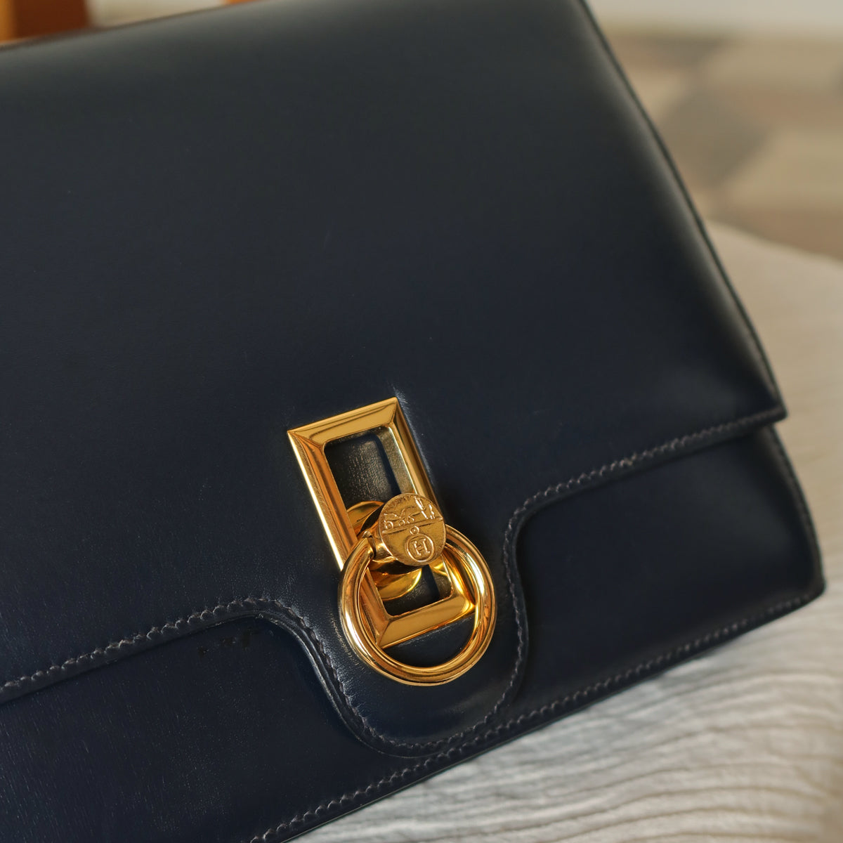 Vintage Hermès 1980s Emblem Ring Box Calf Shoulder Bag