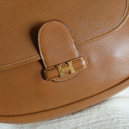 Hermès Vintage '80s Brown Leather Saddle H buckle Flap Shoulder Bag