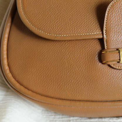 Hermès Vintage '80s Brown Leather Saddle H buckle Flap Shoulder Bag