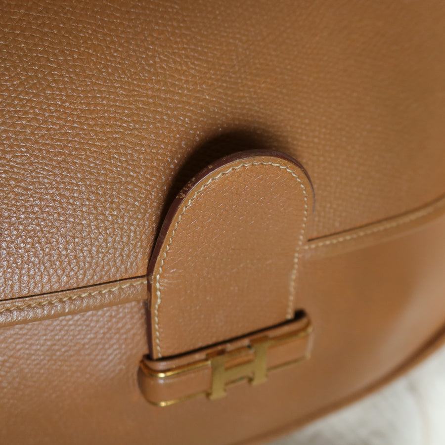 Hermès Vintage '80s Brown Leather Saddle H buckle Flap Shoulder Bag