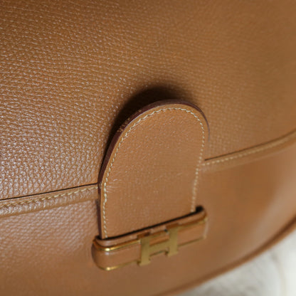 Hermès Vintage '80s Brown Leather Saddle H buckle Flap Shoulder Bag