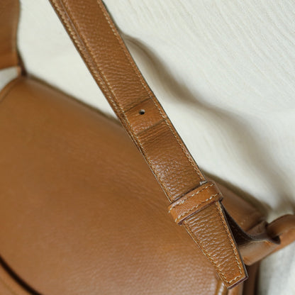 Hermès Vintage '80s Brown Leather Saddle H buckle Flap Shoulder Bag