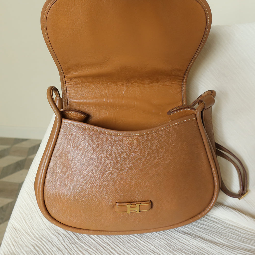 Hermès Vintage '80s Brown Leather Saddle H buckle Flap Shoulder Bag