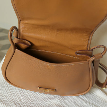 Hermès Vintage '80s Brown Leather Saddle H buckle Flap Shoulder Bag