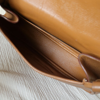 Hermès Vintage '80s Brown Leather Saddle H buckle Flap Shoulder Bag
